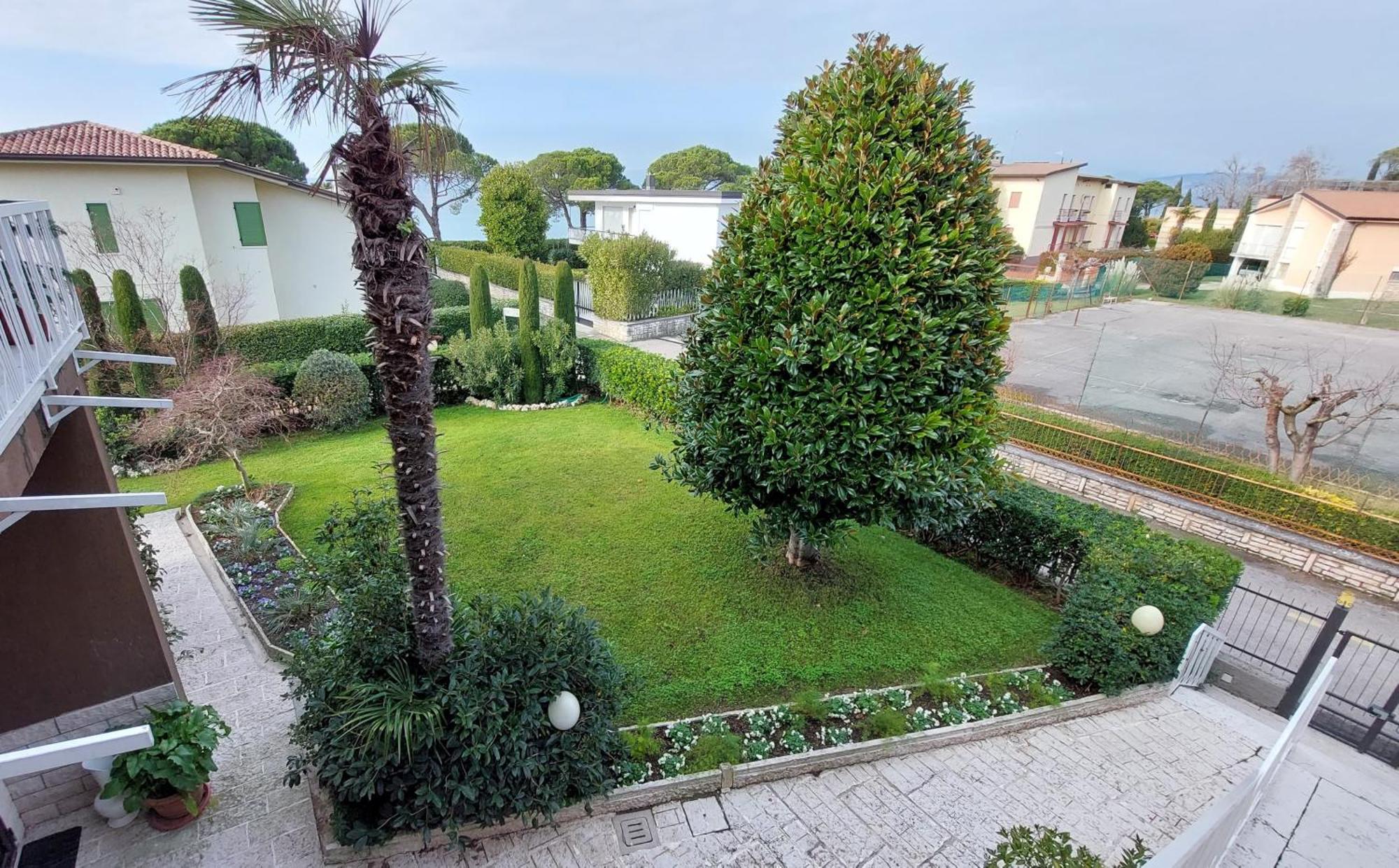 Betulla Lake View Apartment Lazise Exterior foto