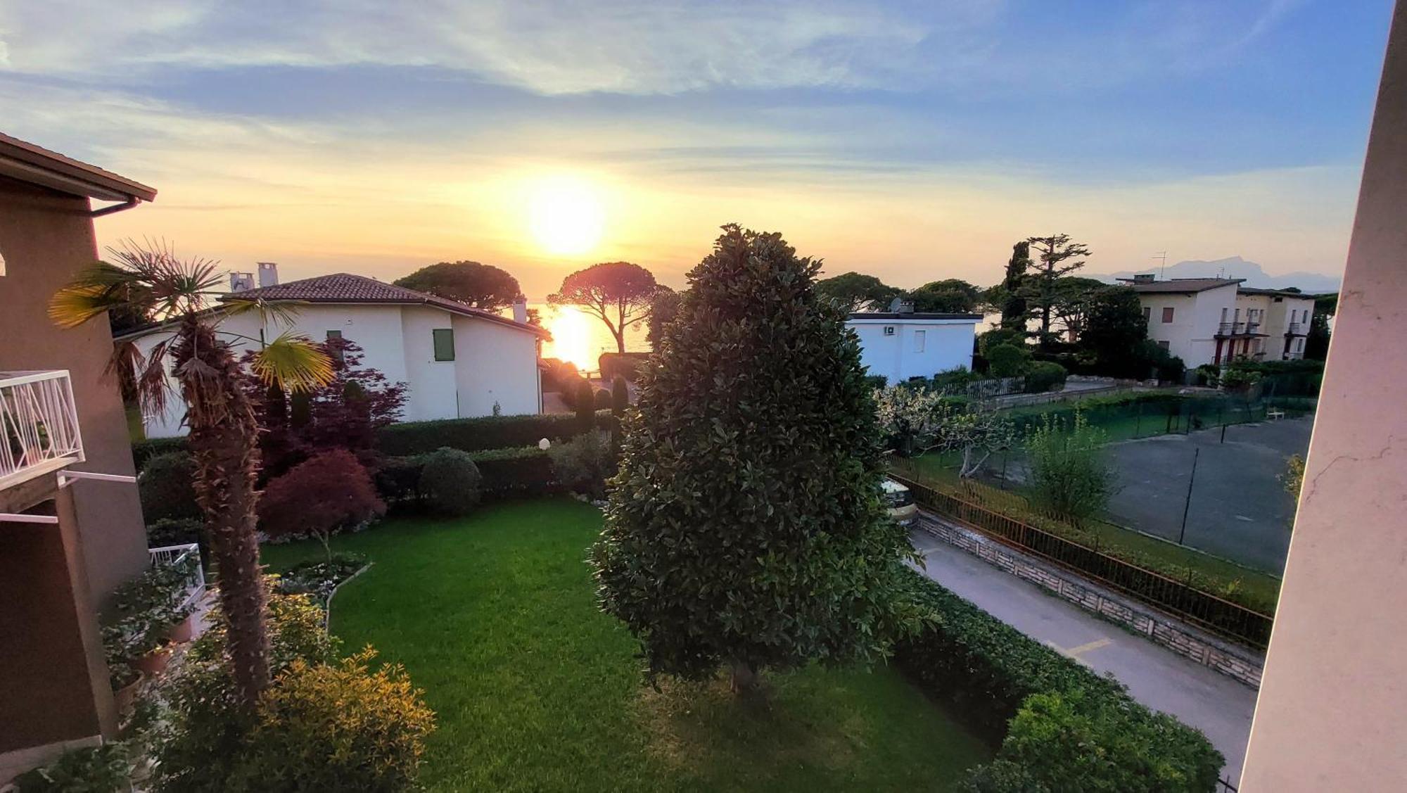 Betulla Lake View Apartment Lazise Exterior foto