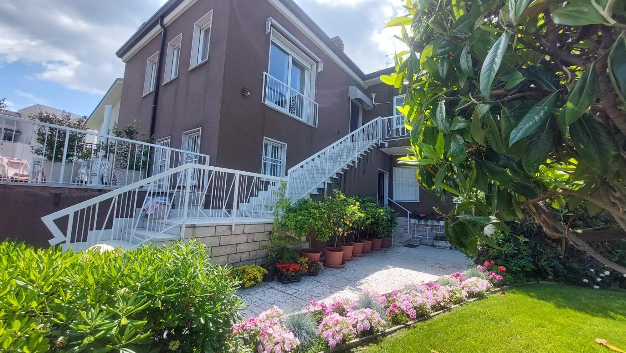 Betulla Lake View Apartment Lazise Exterior foto